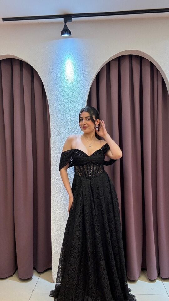 SİYAH DANTELLİ KORSE DETAYLI TAŞLI KİLOŞ ABİYE ELBİSE 42