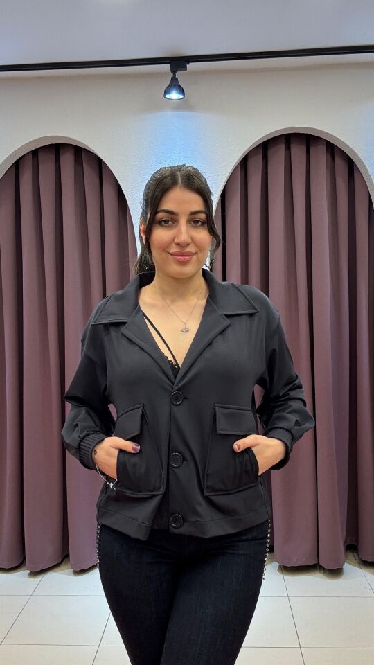 LACİVERT CEPLİ VE DÜĞMELİ KISA BOMBER CEKET L