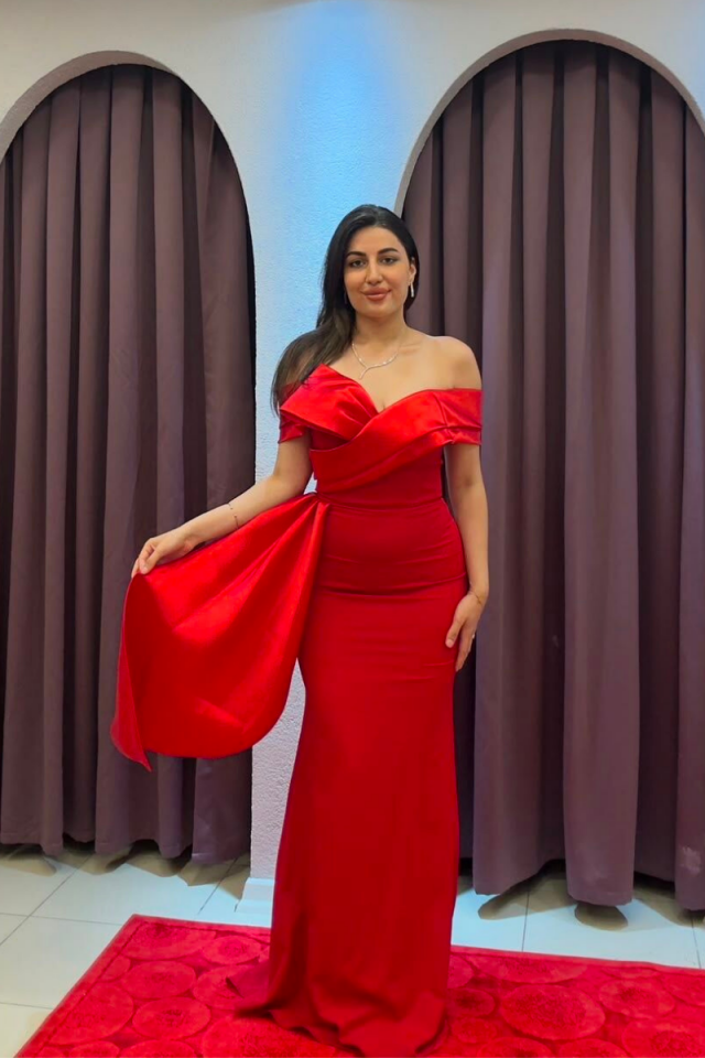 Kırmızı yandan kuyruklu madonnna yaka balık model abiye 36