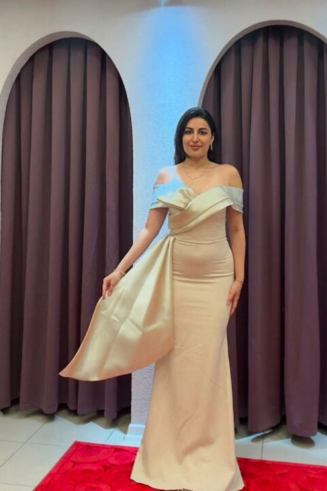 KREM YANDAN KUYRUKLU MADONNA YAKA BALIK MODEL ABİYE 36