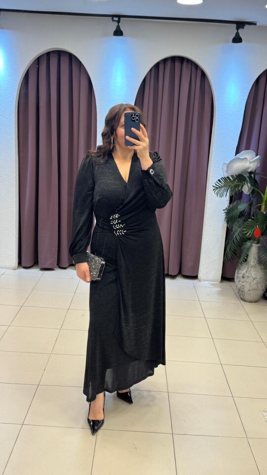 SİYAH KENDİNDEN PARILTILI V YAKA DRAPELİ ABİYE