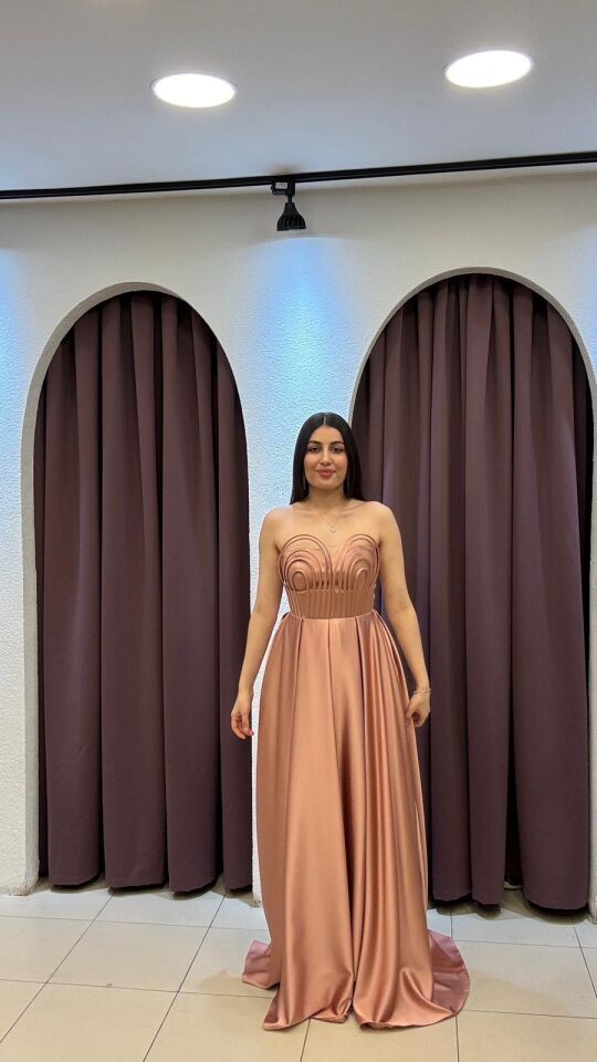 PUDRA PEMBESİ STRAPLEZ KORSE DETAYLI ABİYE