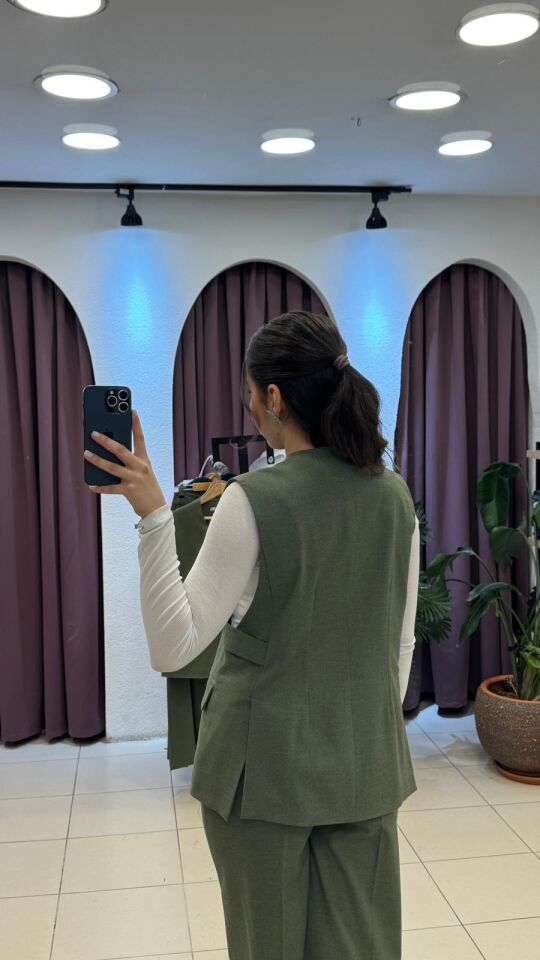 HAKİ YEŞİLİ V YAKA DÜZ MODERN DÜĞMELİ YELEK 42