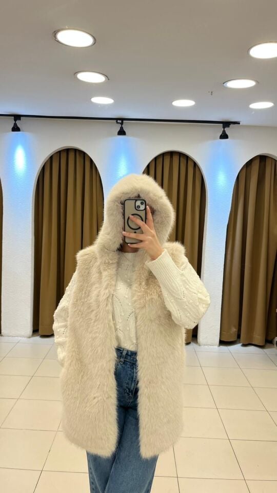 BEJ YÜNLÜ KAPİŞONLU UZUN YELEK