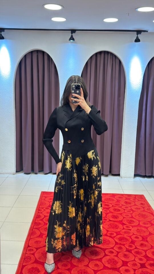 SİYAH İTHAL KUMAŞ ALTI DESENLİ PİLİSELİ ÜSTÜ CEKET DETAYLI PREMİUM UZUN ELBİSE 38-52