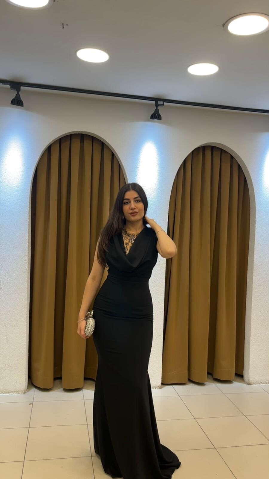 SİYAH DEGAJE YAKA SATEN ABİYE ELBİSE