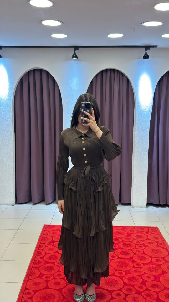 KAHVERENGİ ÜSTÜ DÜĞMELİ ALTI KAT İTHAL KUMAŞ ŞİFON ELBİSE 36-52