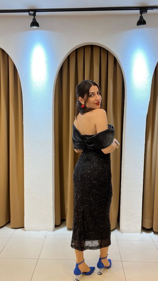 SİYAH MADONNA YAKA MİDİ BOY ABİYE