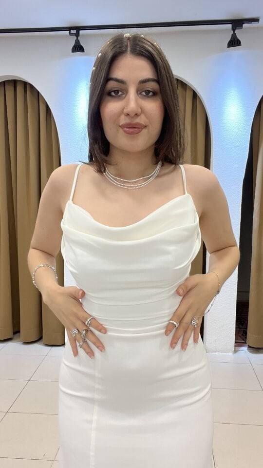 BEYAZ  SIRTTAN İP BAĞLAMALI YIRTMAÇLI ABİYE