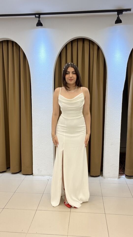 BEYAZ  SIRTTAN İP BAĞLAMALI YIRTMAÇLI ABİYE