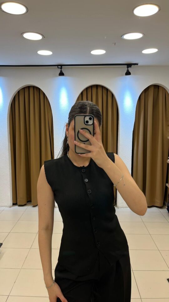 ASKILI DÜĞMELİ YELEK