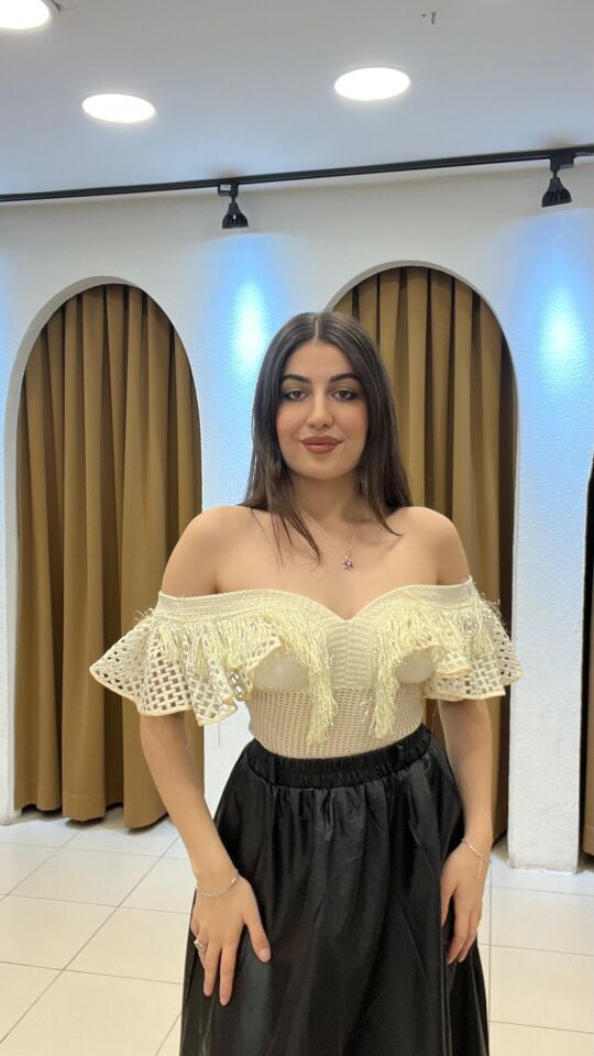 KREM İTHAL FIRFIRLI BLUZ