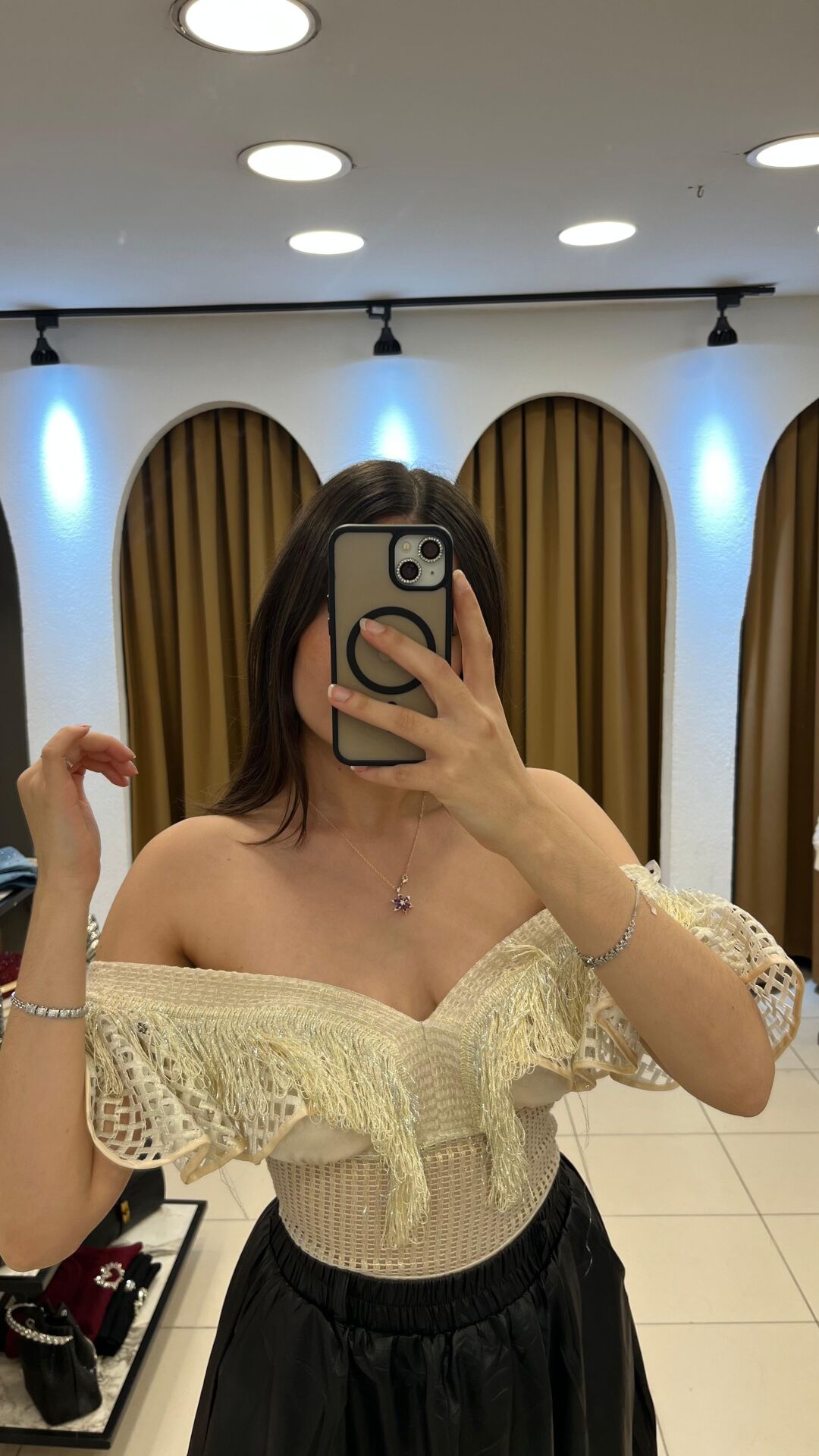 KREM İTHAL FIRFIRLI BLUZ