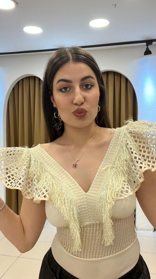 KREM İTHAL FIRFIRLI BLUZ