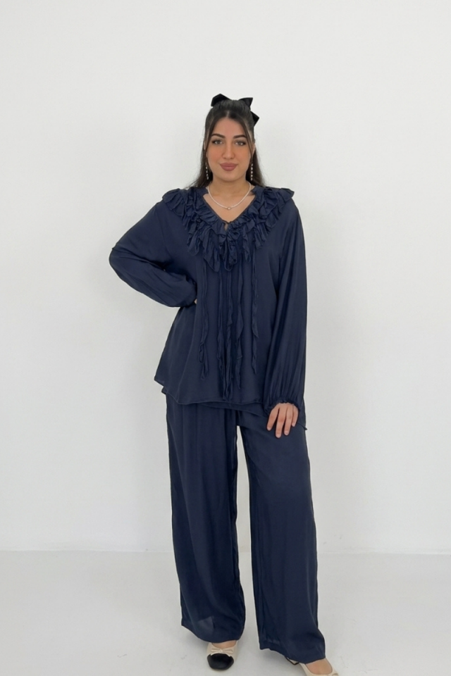 Lacivert bluzu fırfırlı uzun kollu içi astarlı pantolonu beli lastikli ipek takım Standart