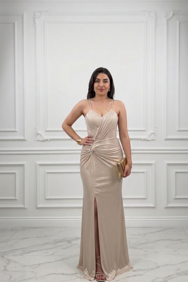 Işıltılı drape detaylı ip askılı uzun abiye elbise
