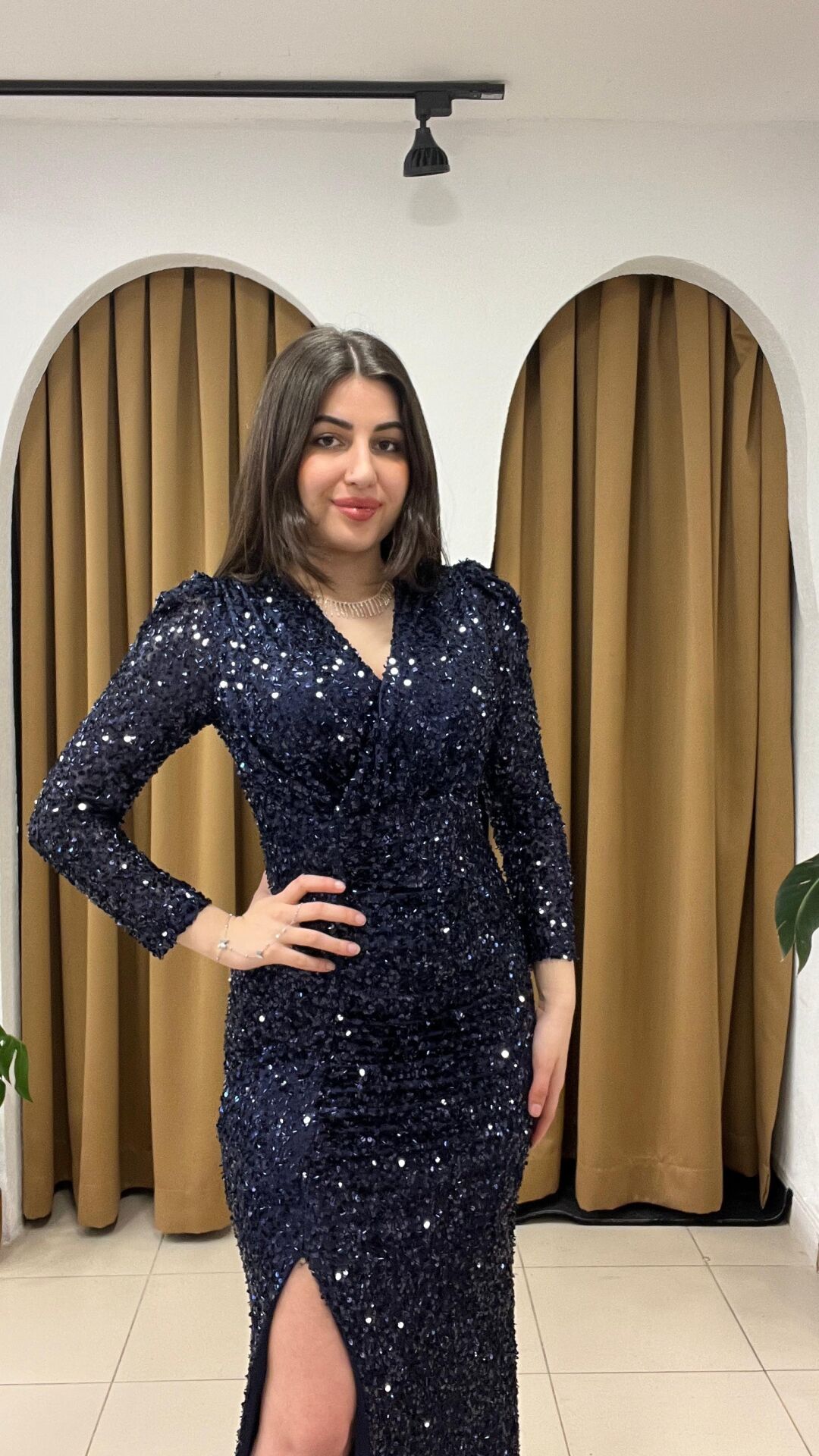 LACİVERT PAYETLİ YIRTMAÇLI ABİYE