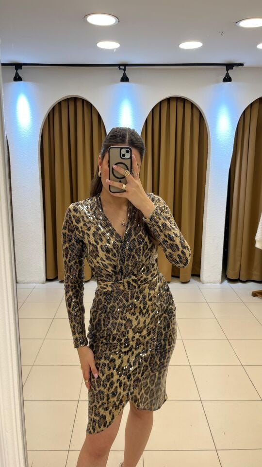 LEOPAR DESENLİ KEMERLİ MİDİ BOY PAYETLİ ABİYE