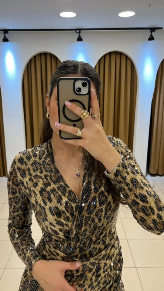 LEOPAR DESENLİ KEMERLİ MİDİ BOY PAYETLİ ABİYE