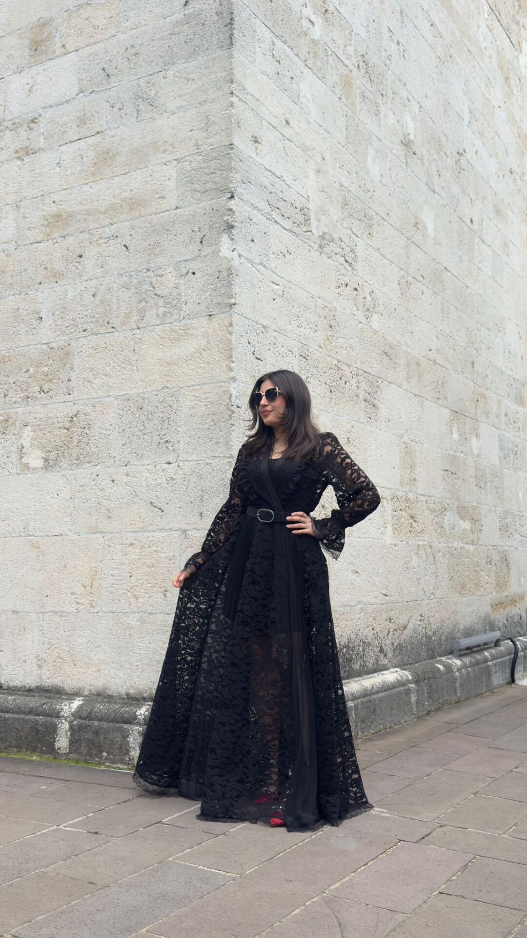 SİYAH İTHAL DANTEL TASARIM ELBİSE