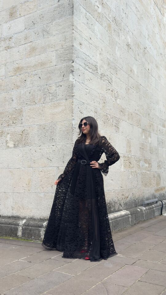 SİYAH İTHAL DANTEL TASARIM ELBİSE
