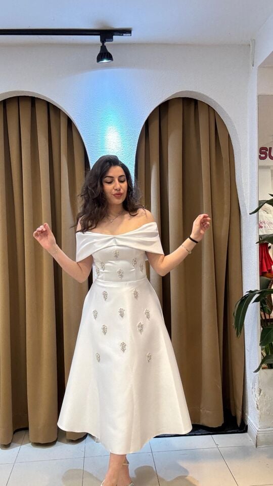 BEYAZ MADONNA YAKA ABİYE