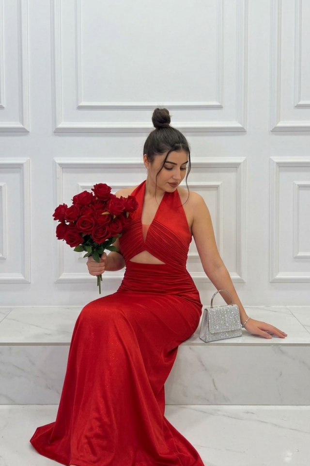 Kırmızı Halter Yaka Drape Detaylı Saten Abiye 42