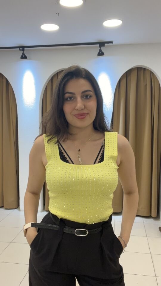 SARI İNCİ TAŞLI BLUZ