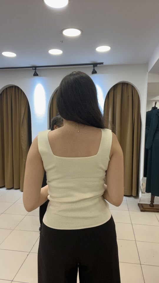 BEJ TAŞLI TRİKO BLUZ